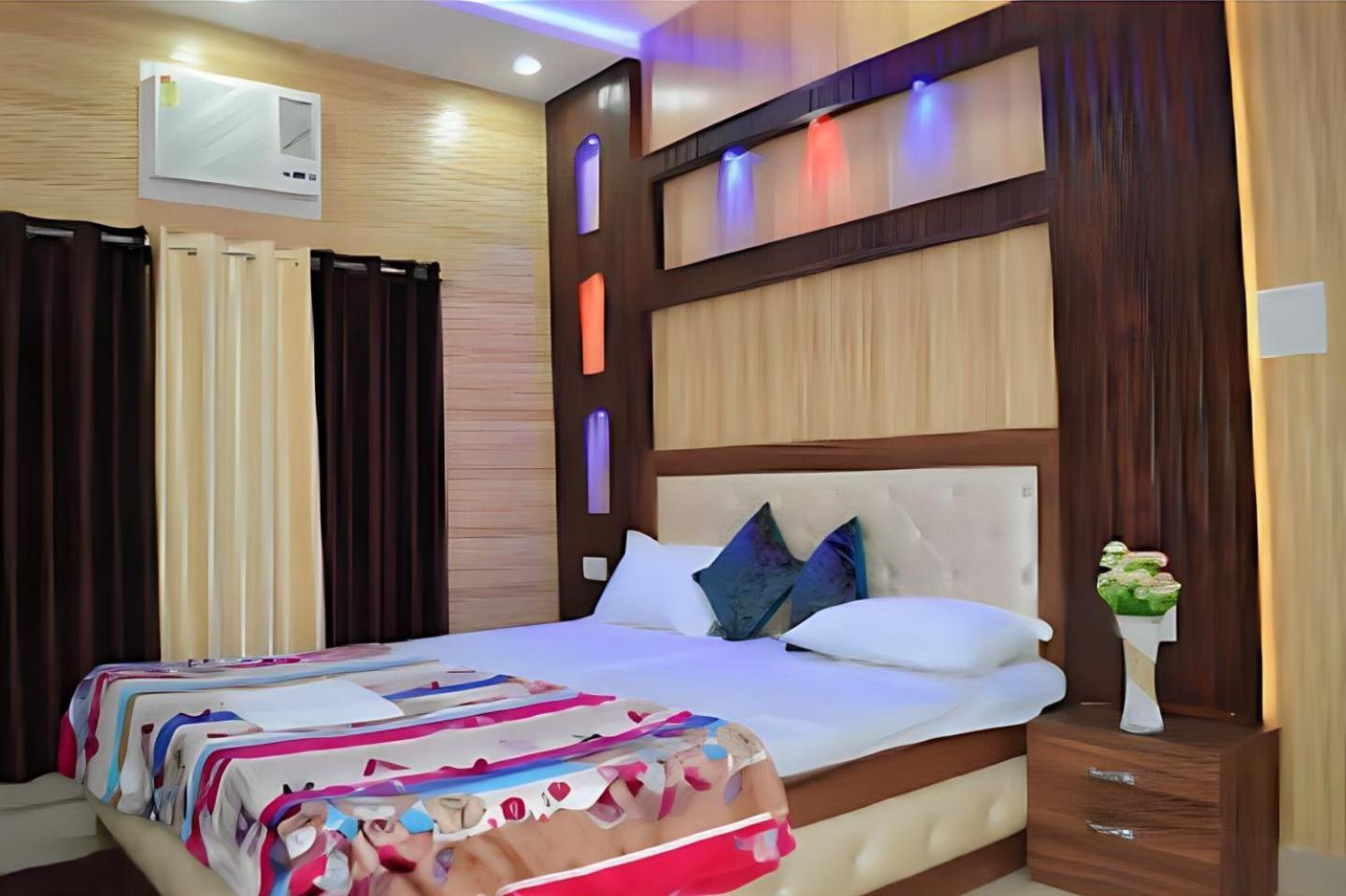 Taj Square A Luxurious Family Homestay Agra  Exterior photo