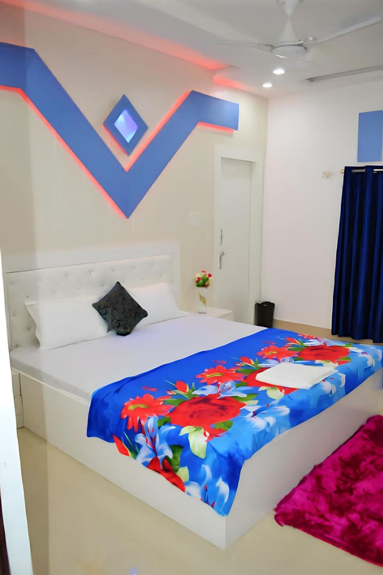 Taj Square A Luxurious Family Homestay Agra  Exterior photo