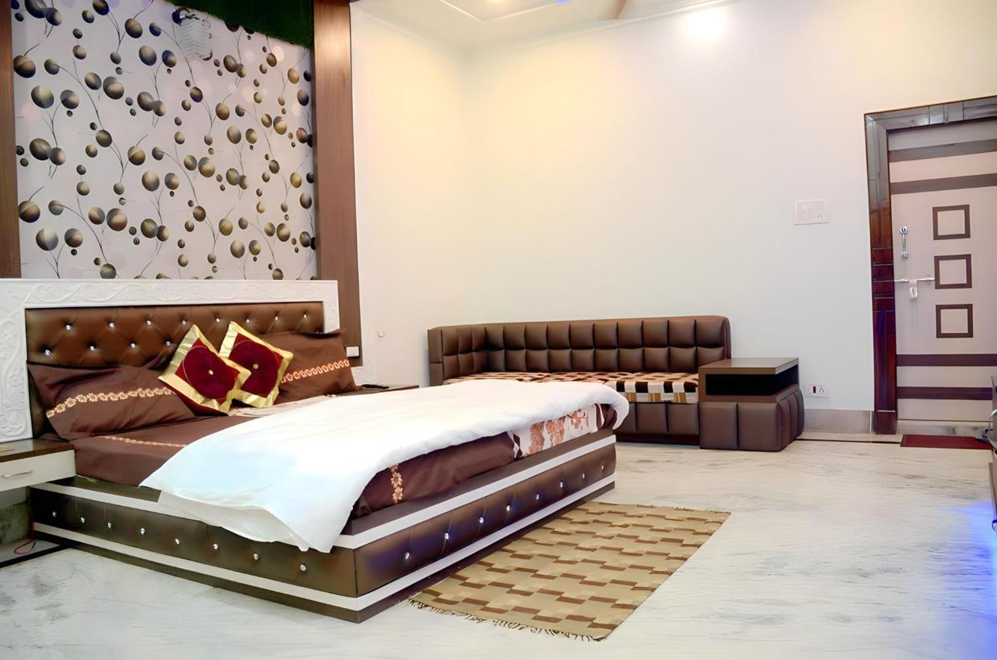 Taj Square A Luxurious Family Homestay Agra  Exterior photo