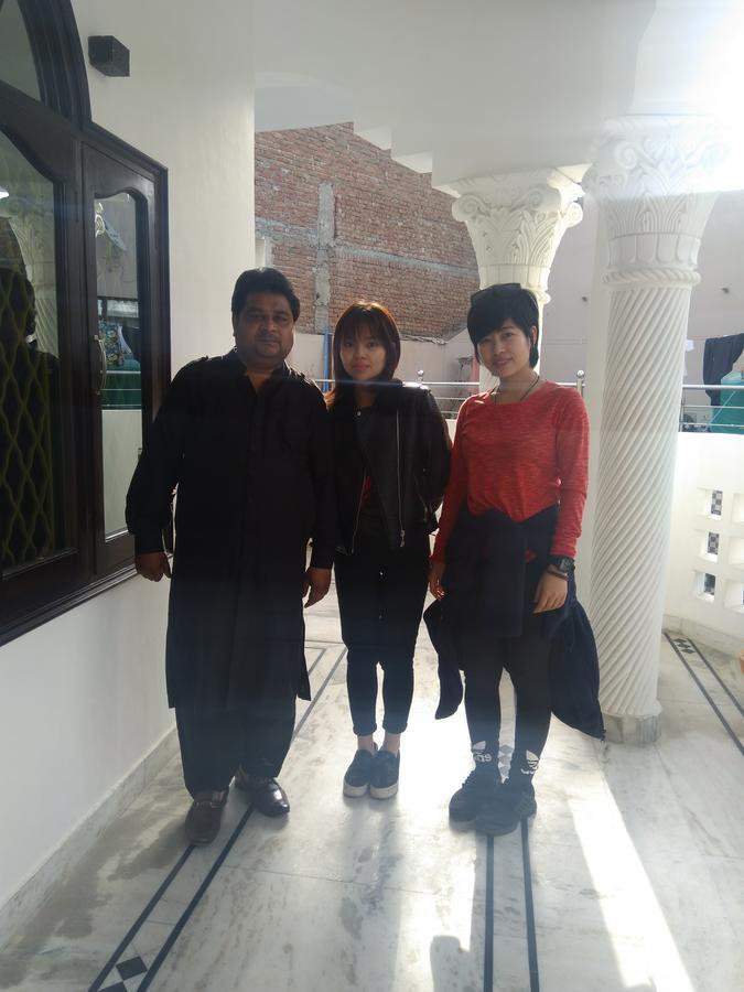 Taj Square A Luxurious Family Homestay Agra  Exterior photo